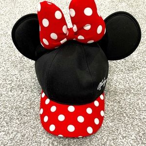 Walt Disney World Minnie Mouse Hat
